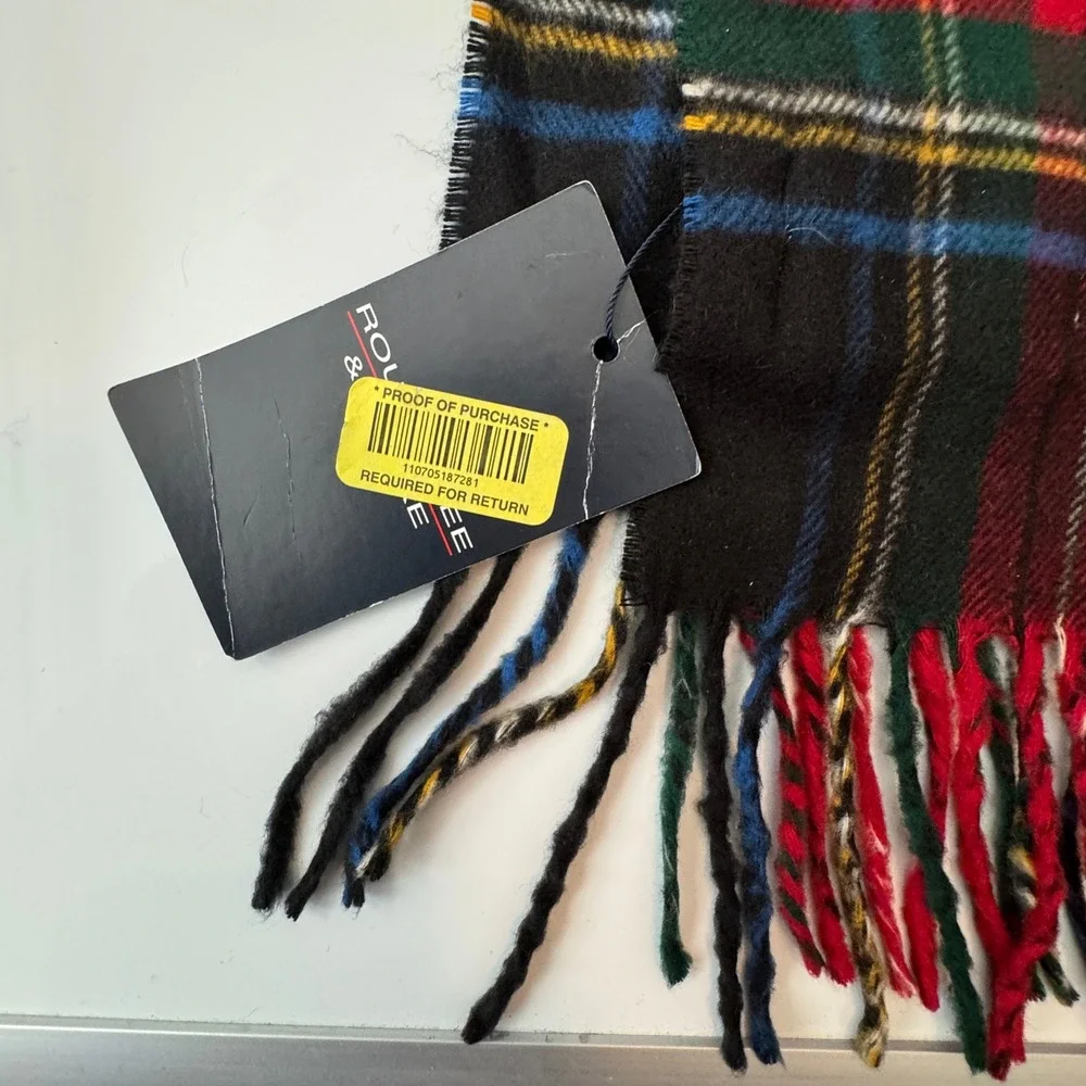 Roundtree & Yorke Plaid Scarf Black‎ Red Green Blue Fringe Acrylic